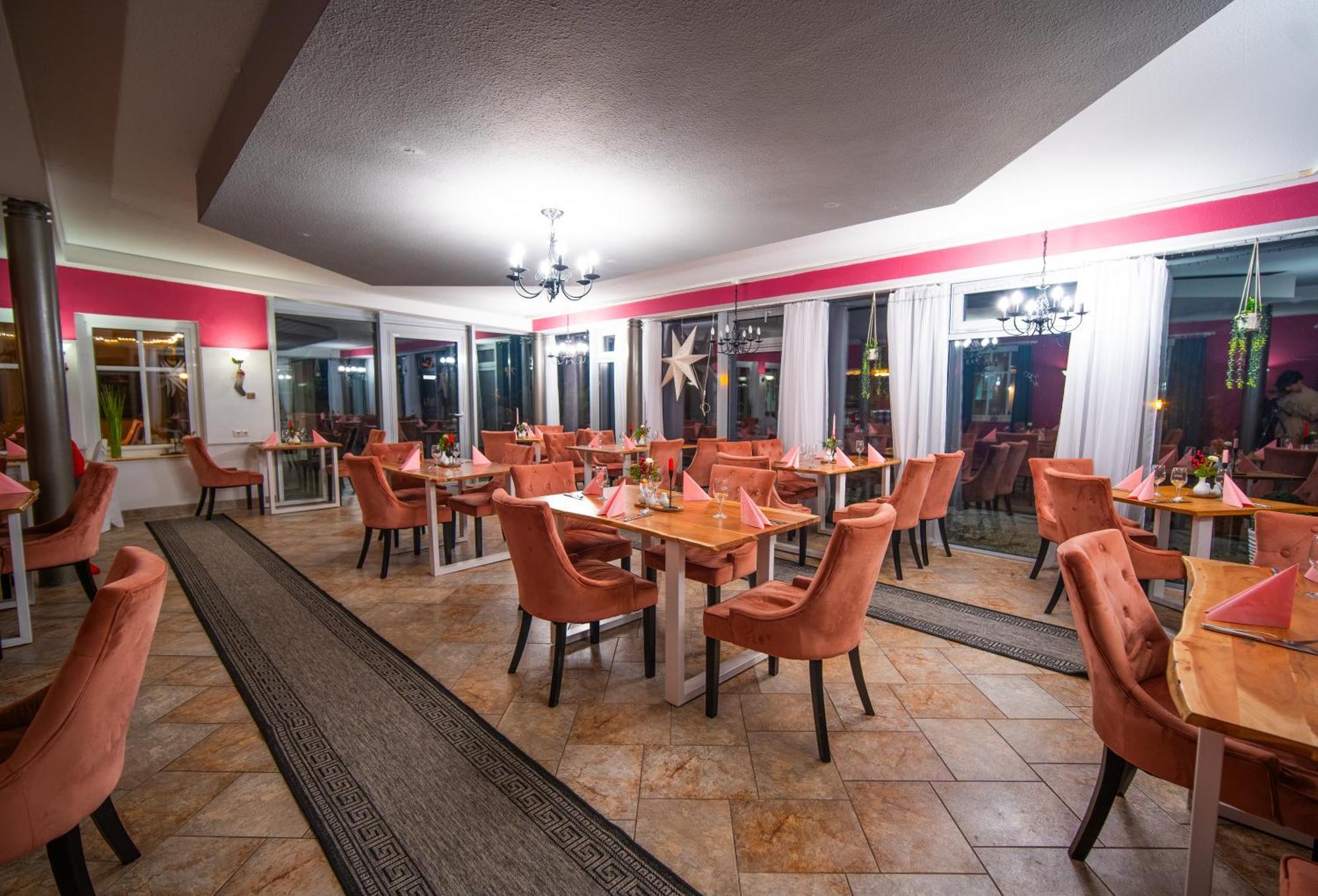 Berghotel Drei Brueder Hoehe Marienberg Ngoại thất bức ảnh