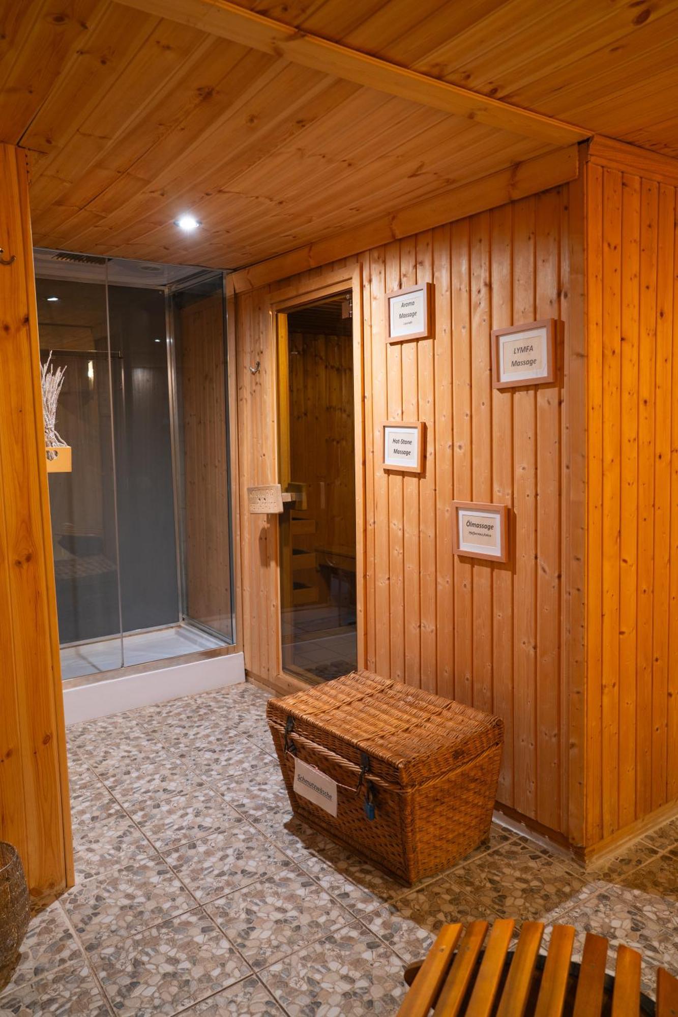 Berghotel Drei Brueder Hoehe Marienberg Ngoại thất bức ảnh